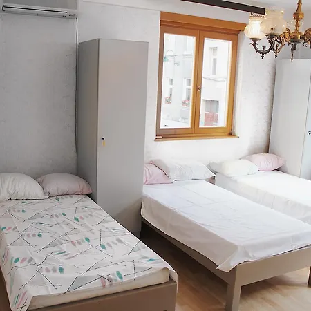 게스트하우스 “mela Rooms”-in Old Town Epicenter *